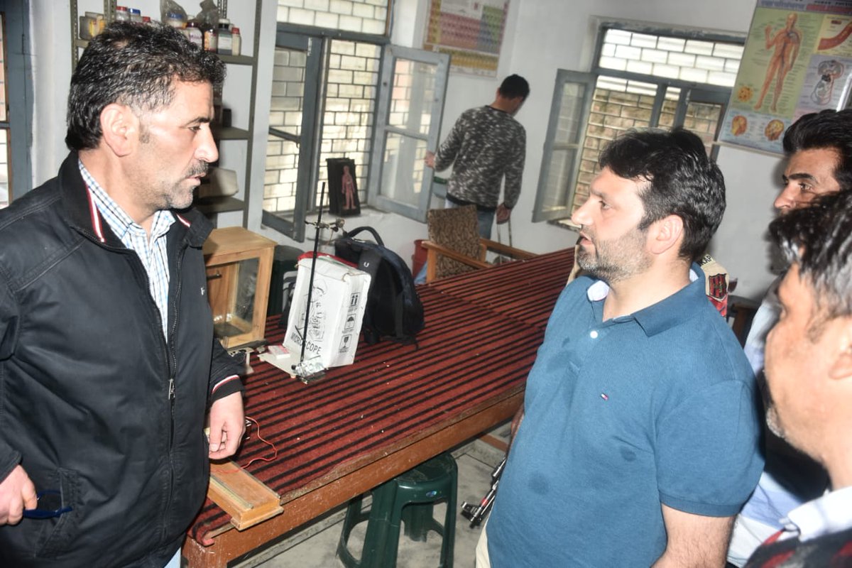 imrankehwah's tweet photo. The condition of govt schools in my area is worst, I Visited few schools in shalimar and harwan area yesterday. I will make a DPR for their upgradation. We need smart and model school. https://t.co/2EoNjDK1eP