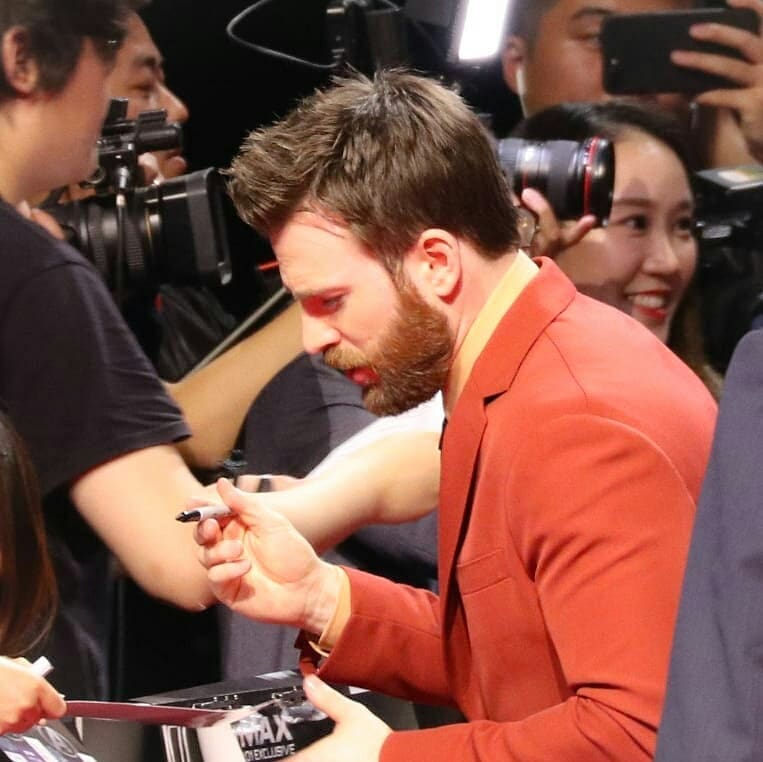 AAssembleBR's tweet photo. 📸 Paul Rudd, Jeremy Renner e Chris Evans no #MarvelFanEvent de #AvengersEndgame em Shangai,  há dois dias atrás. https://t.co/rrff5E9iuj