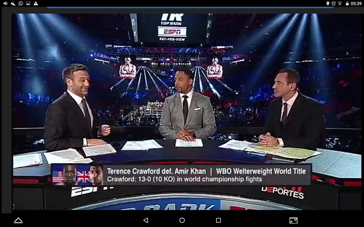 Samara_Sho's tweet photo. #taleofthetape Amir Khan got done over by Virgil Hunter and Kax Mellerman couldn't understand that the referee don't know how to count ? #KhanCrawford shambles No sign of #TeamKhan or #KhansArmy how bizzare ? #boxing #BobArun calling out #AlHayman that was the best bit π https://t.co/2UJzQfNYnF