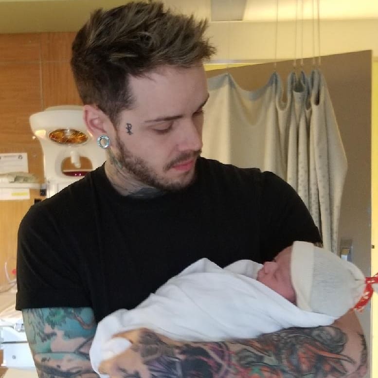 miss_sparkles11's tweet photo. Some baby spam for all of you 😘. Less than 2 weeks until I get to meet her 🥰. #Niece #BigBrothers #Adorable #BabyEva https://t.co/LeJwnrEoyt