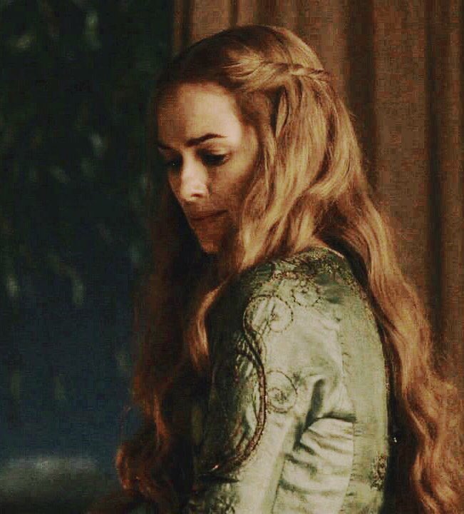 thinking about cersei’s beautiful long hair and how much i miss it on this day.