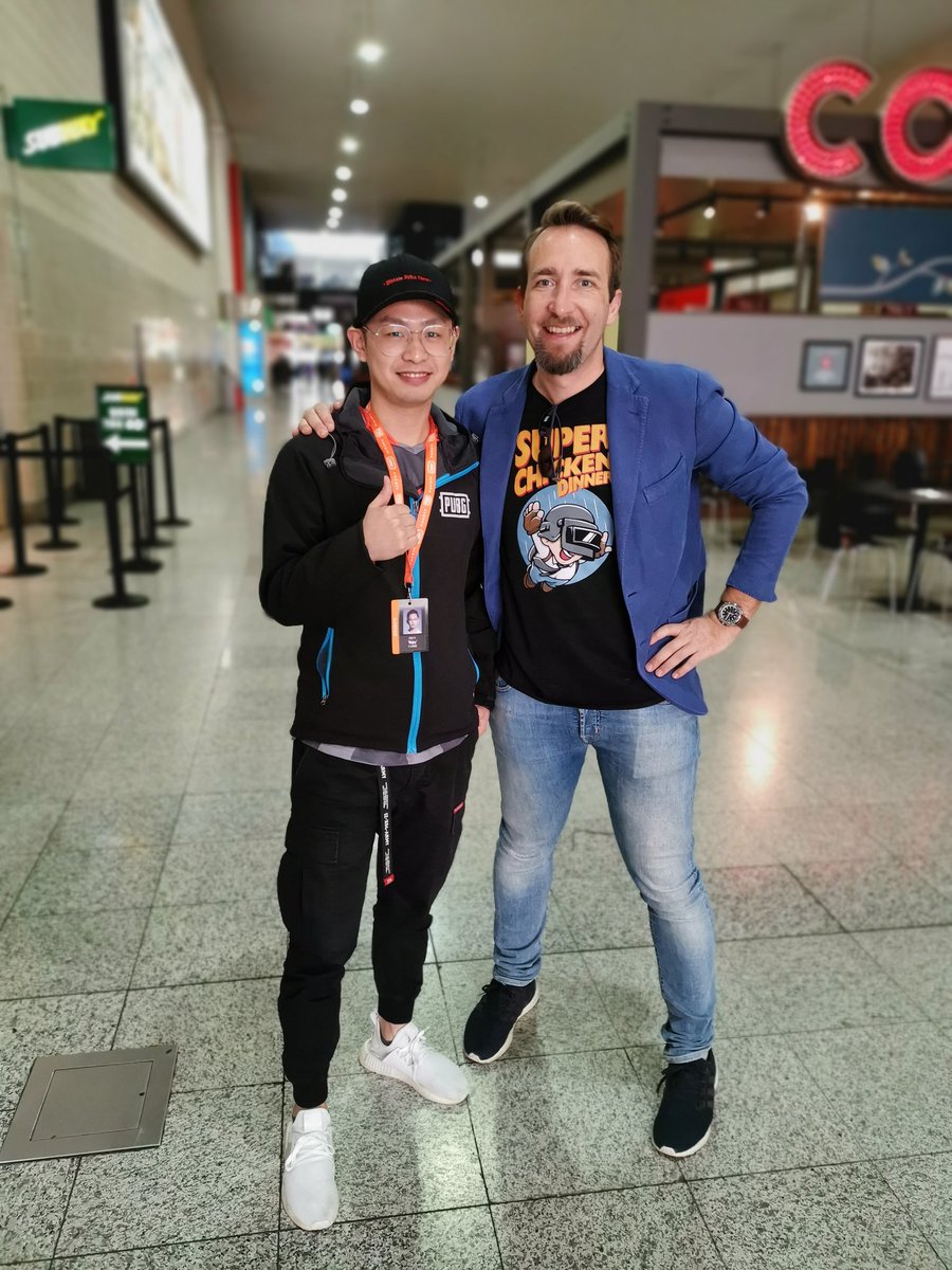 17_MsJoy's tweet photo. just met @PLAYERUNKNOWN https://t.co/ZCv852rL75
