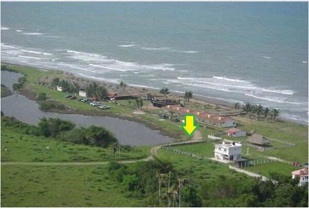 PrediosC's tweet image. Venta 300 m2. 

🔹Fraccionamiento privado y discreto con club de playa. 
🔹Palapas 
🔹Bungalows para hospedaje
🔹 Zona para acampar
🔹Restaurant en forma de barco pirata. 
🔹Un estero para pescar 
🔸$750 mil. 

💠Se encuentra en Rancho Playa Ver. entre Papantla y Poza Rica.