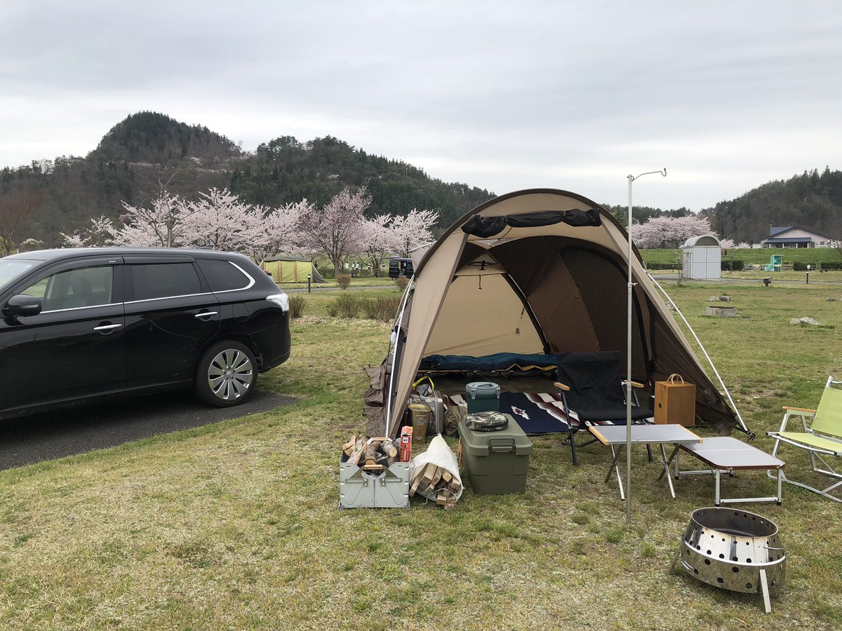 牛すじ1号 今週もせせらぎ公園オートキャンプ場に来てしまった 桜満開最高