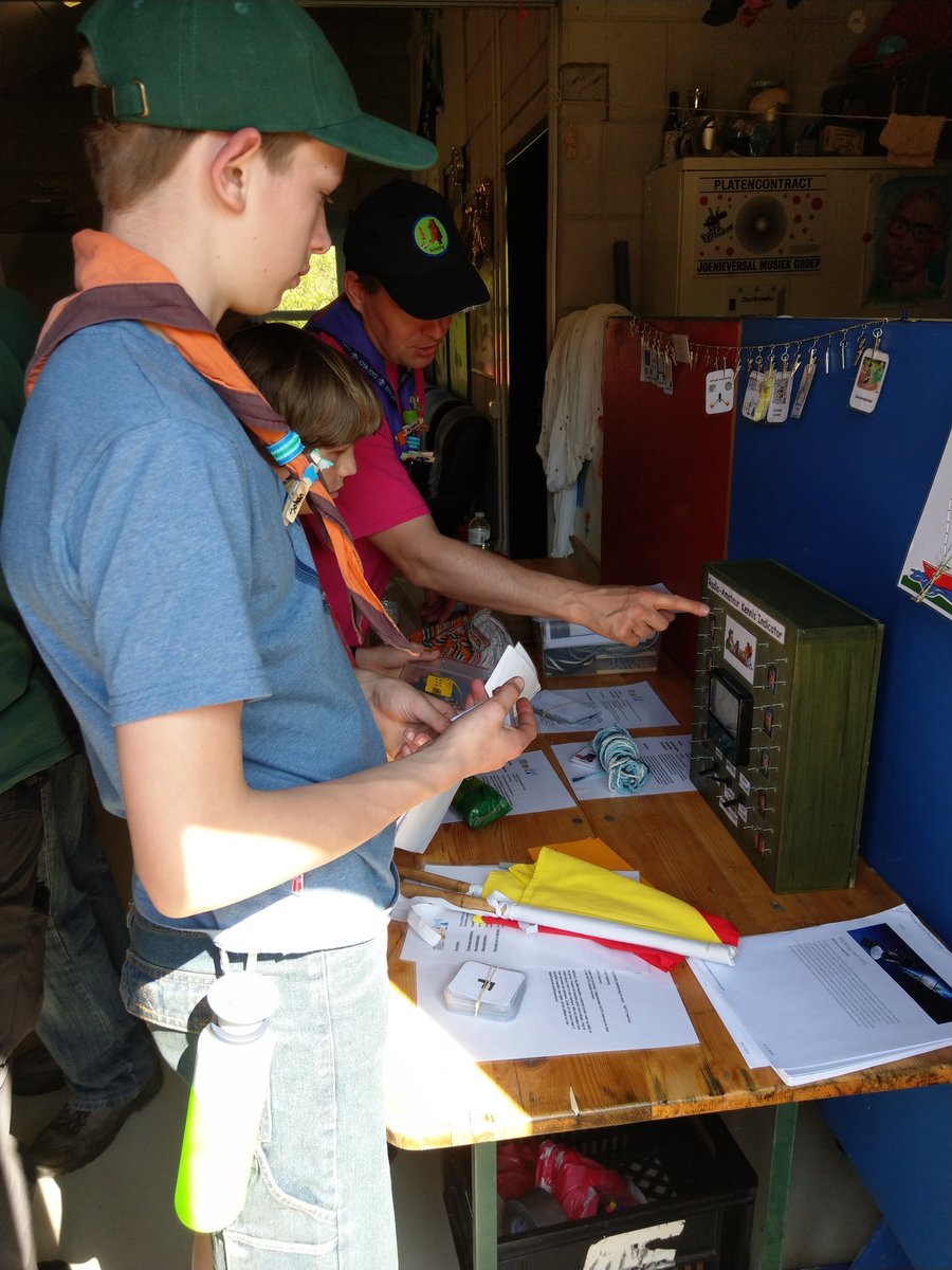 TeCoHit's tweet image. #mindrobot programmeren, rijden met de #Marsrover #FunWithElectronics