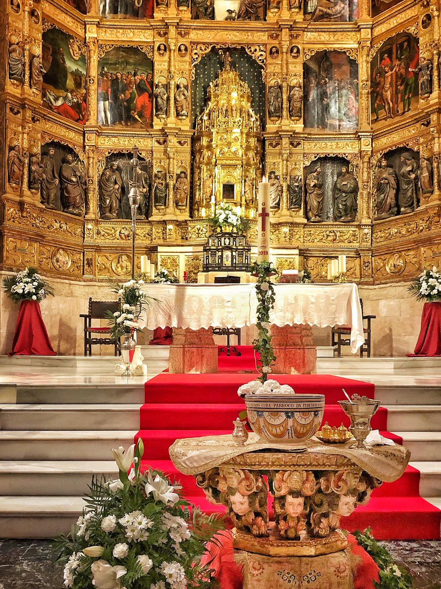 #DomingodeResurreccion. “Hoy, sin embargo, descubrimos que nuestro camino no es en vano, que no termina delante de una piedra funeraria. Una frase sacude a las mujeres y cambia la historia: ‘¿Por qué buscáis entre los muertos al que vive?’”. Feliz pascua.