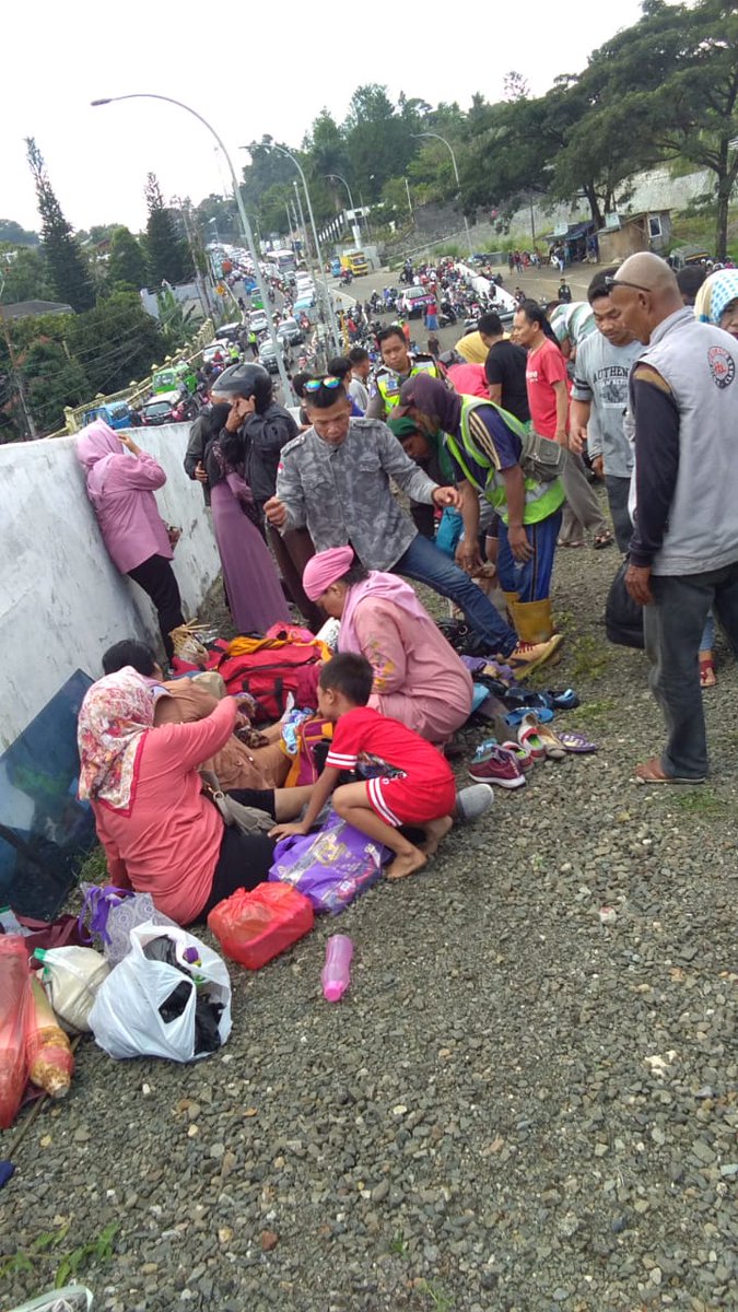 Pallet Cafe tweet media