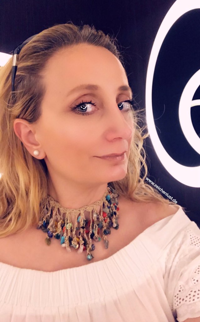 zeichenlust's tweet photo. #HappyEaster 🐰 #FroheOstern 🐰 #MutluPaskalyalar 🐰 #AyferÖztürk #creativedirector #AOe #zeichenlust #designbüro #mybrand #mypassion #mystyle #mylife #designerlifestyle #beautiful #beauty #blonde #bueeyes #bunny #ostereier #eiersuchen #ostersonntag #auferstanden #osterbrunch https://t.co/5XSaGpDaxZ