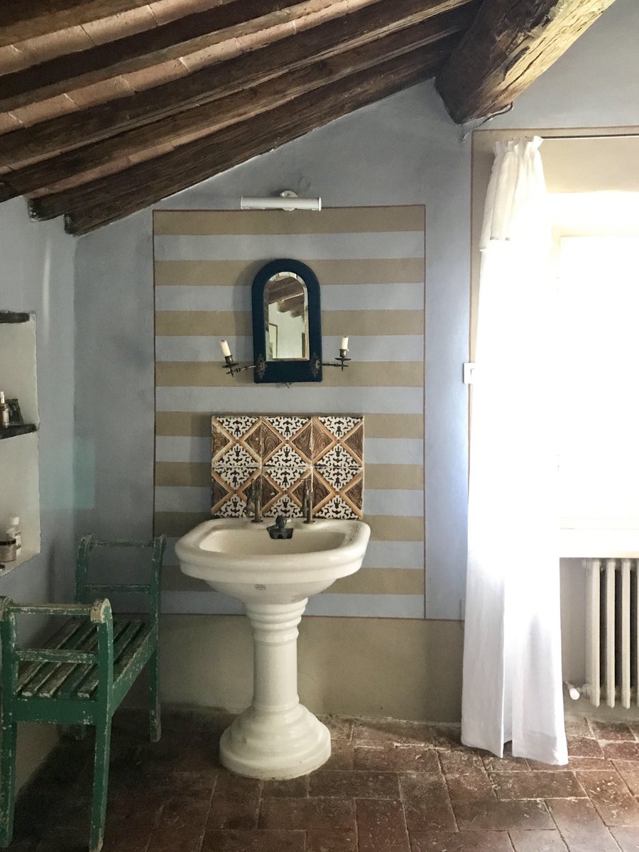 In our May issue we feature the borgo of artist Domitilla Harding near Siena. Pick up a May issue for the full story.
.
.
#theworldofinteriors #theworldofkitchensandbathrooms