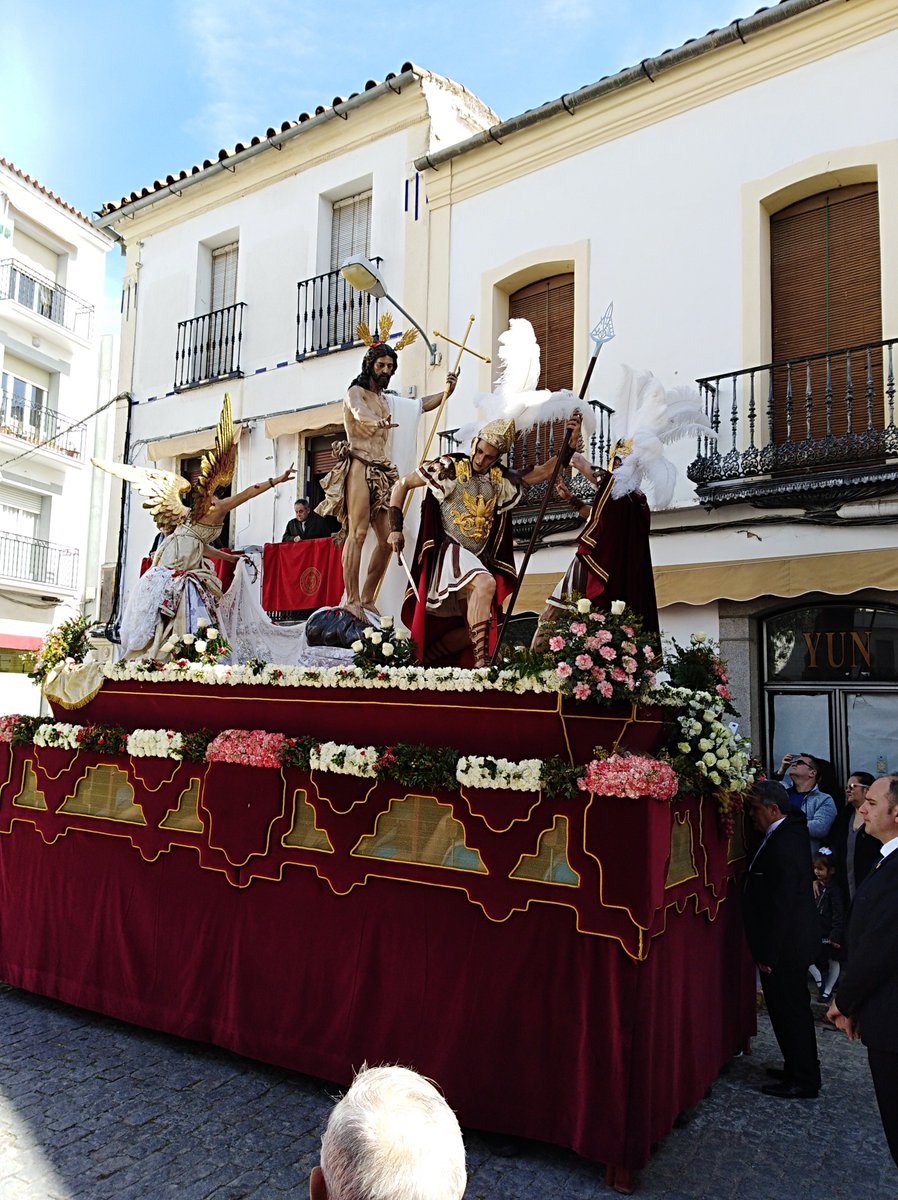 Nuestra Hna. Mayor y Junta de Gobierno, en nombre de esta Hermandad #servita, oramos con la Hermandad de <a href="/resucitadoyvdl/">Resucitado y VDL</a> deseándoles una feliz procesión de Pascua #DomingodeResurreccion . #Pozoblanco <a href="/ccyhhpozoblanco/">CCyHH de Pozoblanco</a>  <a href="/ElQuincenal/">El Quincenal de Los Pedroches</a> <a href="/turismopozoblan/">Turismo Pozoblanco</a> <a href="/PozoblancoTV/">Canal 54 Pozoblanco</a> @PRPozoblanco