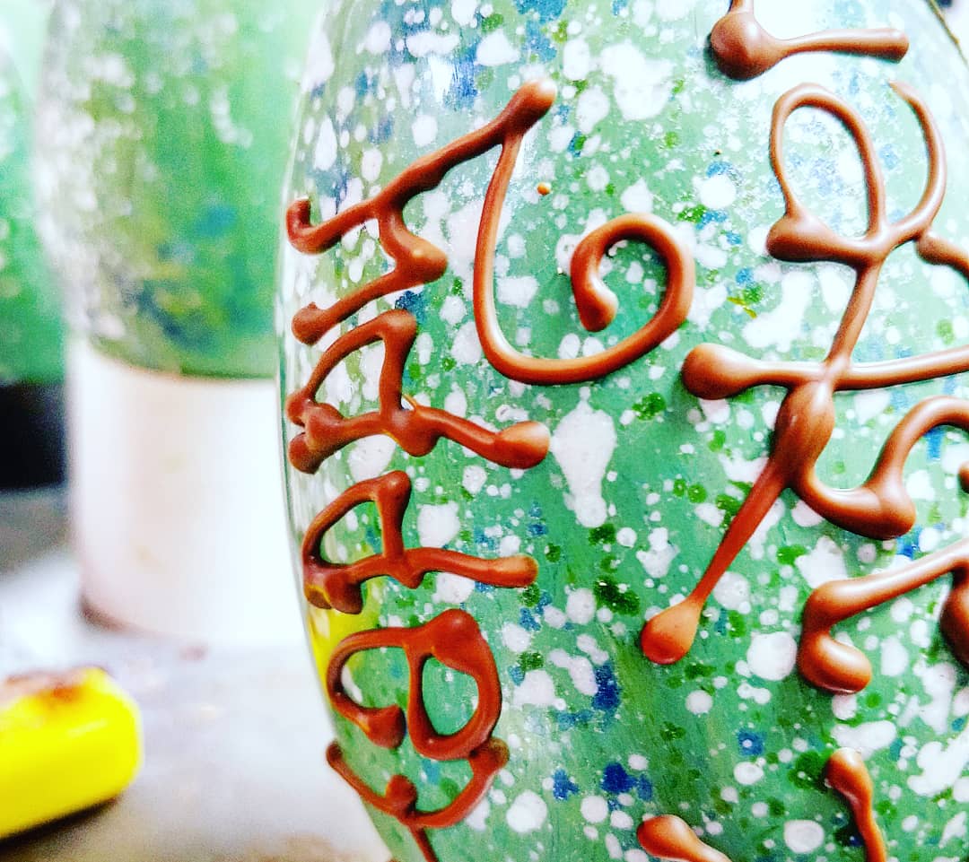 rsfinechocolate's tweet image. Happy Easter to you all - many thanks for keeping us so busy with handcrafted Easter eggs and gifts! #eggshausted #Easter #easterbunny