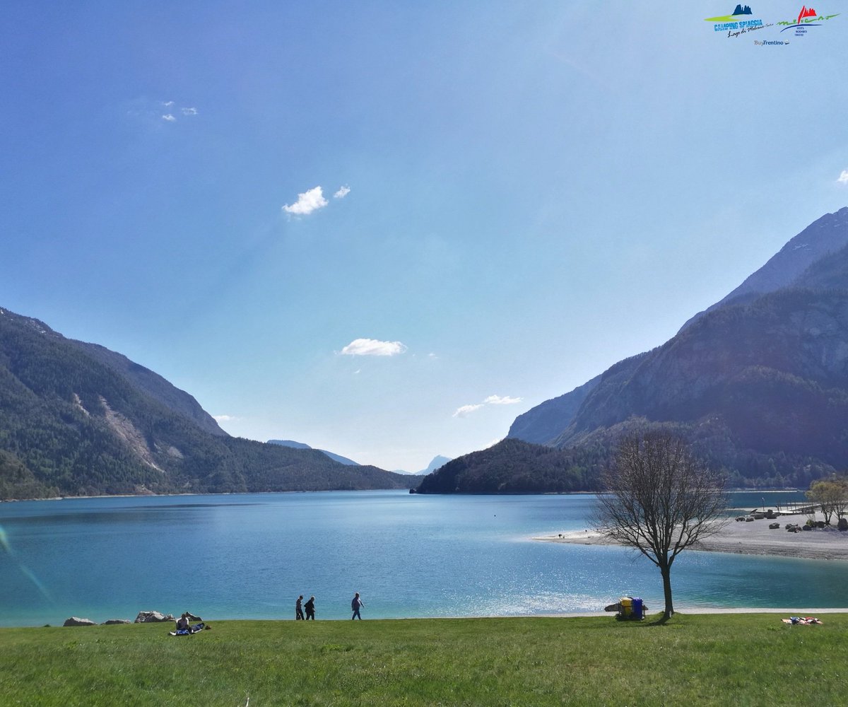 Buona Pasqua a tutti 🐣
Anche voi state festeggiando qui a Molveno? 
#lagodimolveno #molveno #trentino #pasqua #easter
