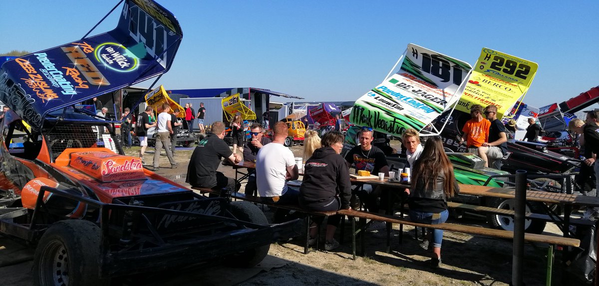 Today at Sint Maarten Acon, first race under 25 years, 20 cars. The hole meating 86 cars 💪👌