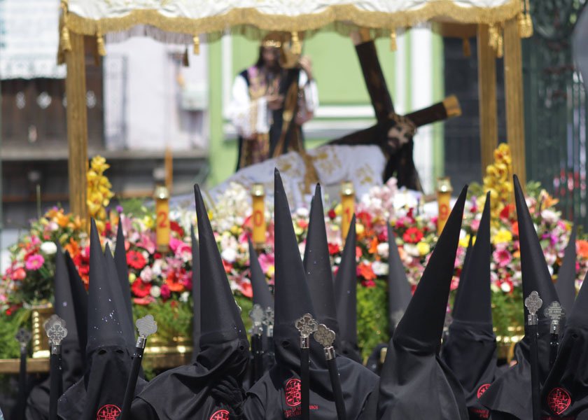 MexContigo's tweet image. Miles de fieles peregrinaron en la XXVIII Procesión del Viernes Santo dlvr.it/R3CyVG