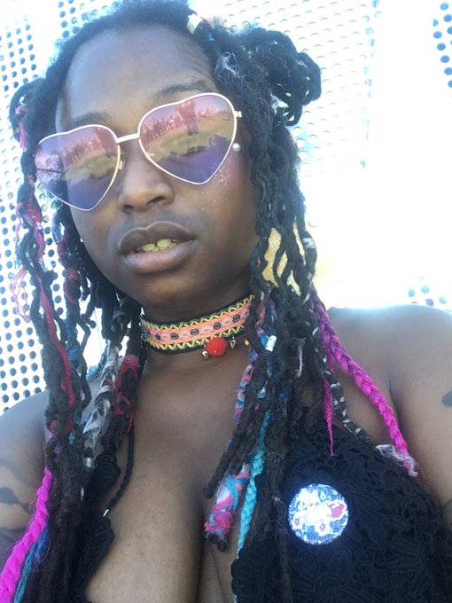 🤘🏾💜🤘🏾🖤🤘🏾 https://t.co/h7hXtVni43<a href="/tag/ebony"class="tags"><span>#ebony</span></a><a href="/tag/pornhub"class="tags"><span>#pornhub</span></a><a href="/tag/adultwork"class="tags"><span>#adultwork</span></a><a href="/tag/teasertuesday"class="tags"><span>#teasertuesday</span></a><a href="/tag/cummingsoon"class="tags"><span>#cummingsoon</span></a>