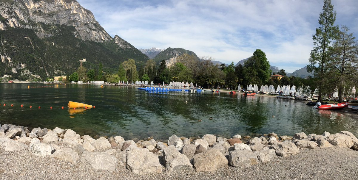 LaDemonologa's tweet photo. ⛵️
#gardameetingoptimist
#fragliavelariva
#visittrentino
#gardatrentino #trentino #sailoptimist https://t.co/rUJrWRHkbj