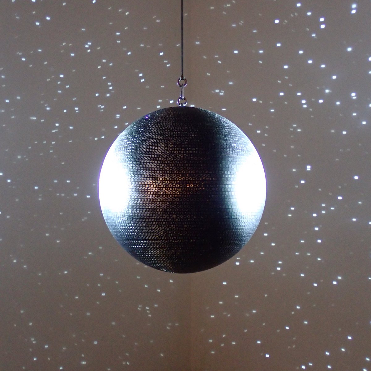 JaneDallaway's tweet photo. If youβre going to be in Margate before 6 May I recommend spending an hour or so at @ktmpatersonβs #TCmoonlight exhibition at @TCMargate
A wonderful and thought provoking exhibition of space-related art. https://t.co/5CmYsPjJff