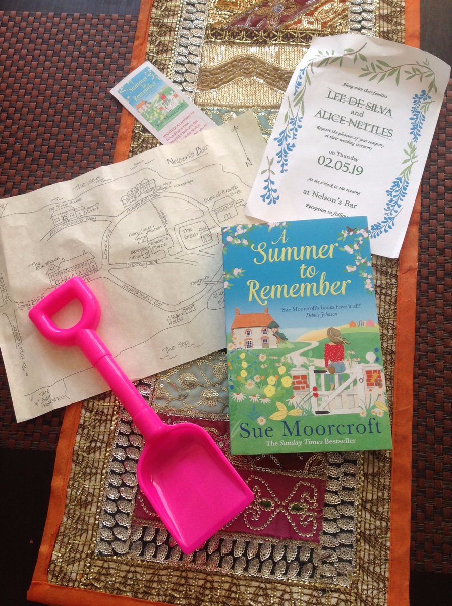 Williams13Anne's tweet image. #Bookpost: Always an interesting parcel from @AvonBooksUK! #ASummerToRemember by @SueMoorcroft, available for preorder, published 2nd May amzn.to/2KkhSpV #TeamSueMoorcroft