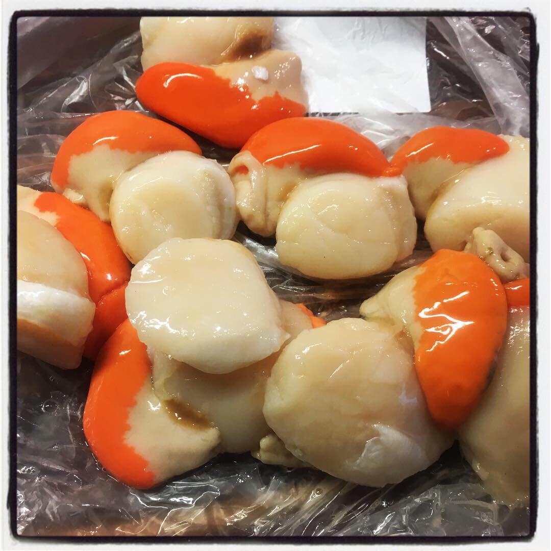 Lulutantan's tweet photo. Large juicy @waitrose scallops as a starter on #goodfriday for #fishfriday #deliciousfood #weekendchef #weekendcooking #delicious #relaxandcook #weekendfood #foodie #foodielife #livingthedream #lovingit #londonlife #londoncooking #cookinginlondon #livingmybestlife https://t.co/7uicy3qjUv