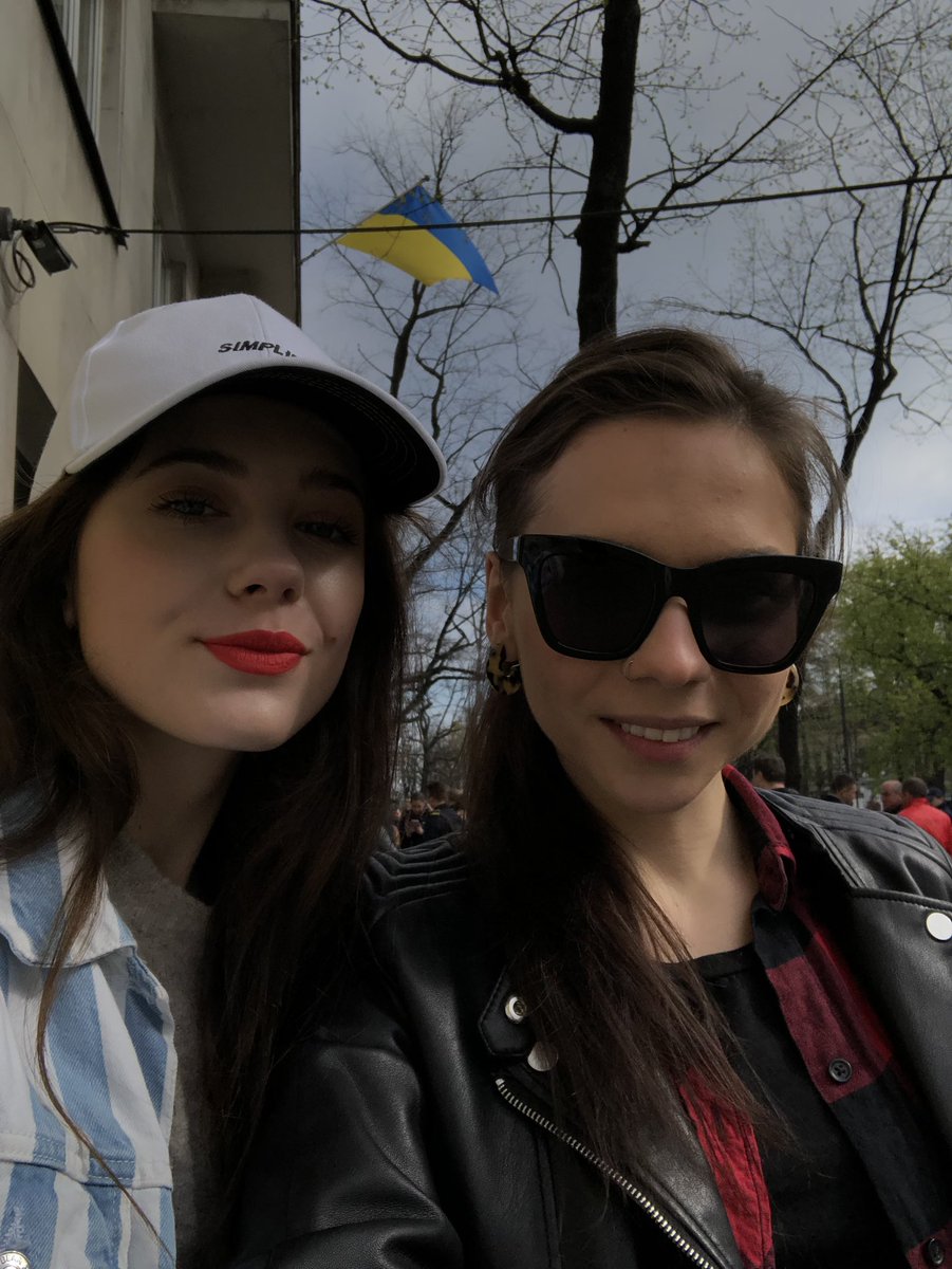 Karolina tweet media