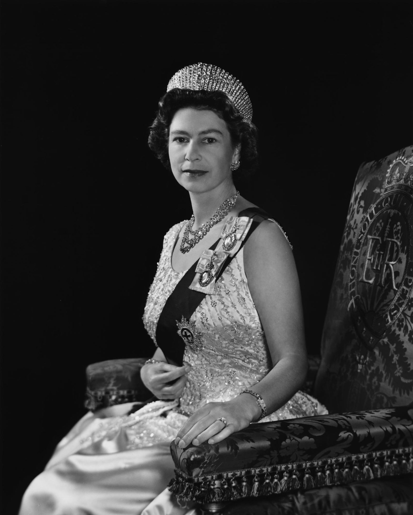 Secrets D Histoire Twitterissa Joyeux Anniversaire A Elisabeth Ii Qui Fete Aujourd Hui Ses 93 Ans