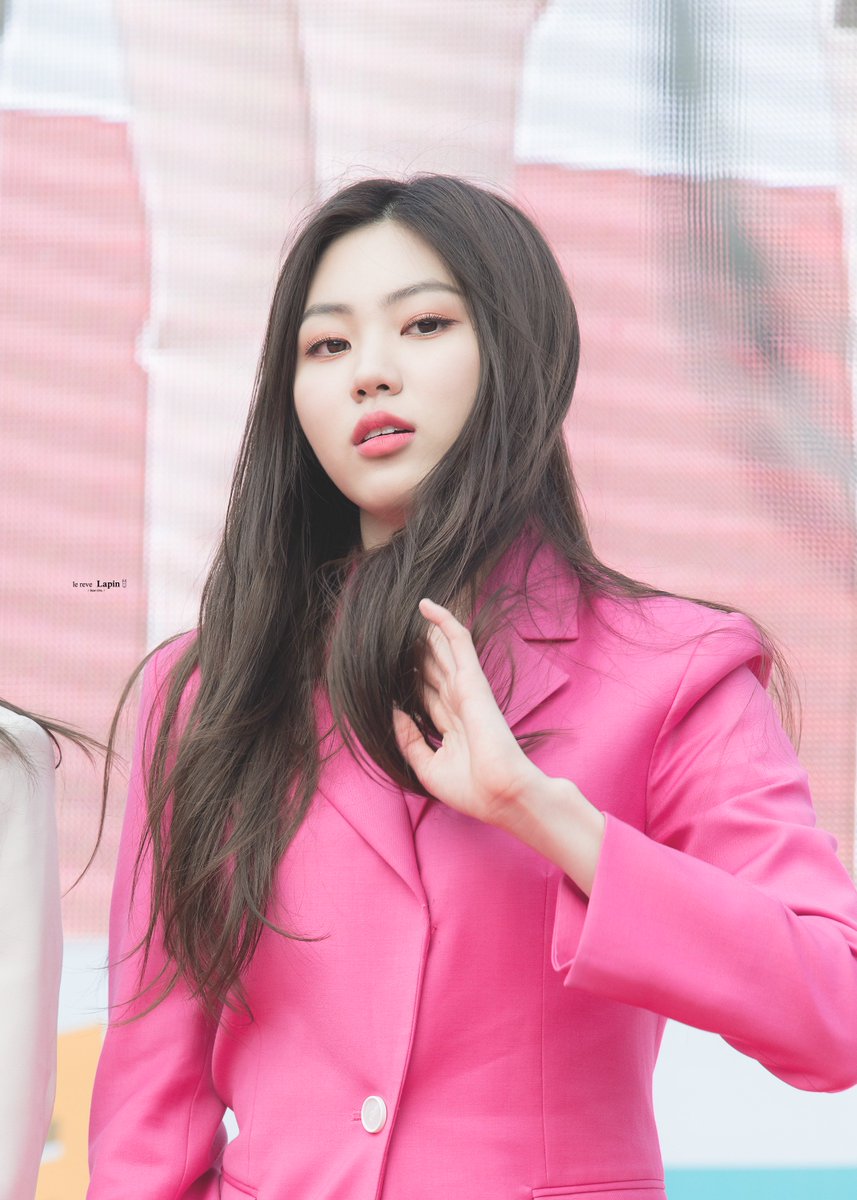 le_Reve_Lapin's tweet photo. 190420 은빈 #1               
#CLC #EunBin #EunBean
#씨엘씨 #은빈 #권은빈
@CUBECLC

❤️❤️❤️❤️❤️
One &amp; Only https://t.co/SpXdl2kXN7