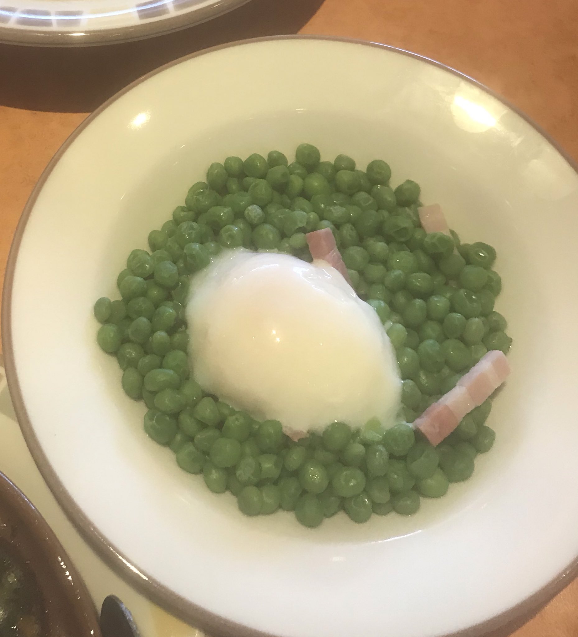 いらみみ サイゼリアが本当に終わるのは 値上げしたときでも全席禁煙にしたときでも量が減ったときでもない やわらか青豆 の温サラダがグリーンピース臭くなったときや 全国100万人はいるグリーンピース嫌いでも食べられるこのリーザルウェポンがある限り