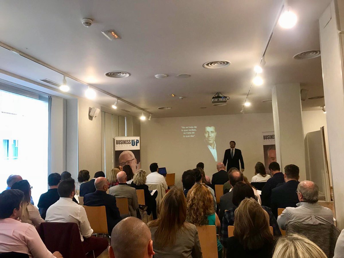 Antonio_DelHoyo's tweet photo. Rompe con tus hábitos disfuncionales. Ven a nuestro próximo encuentro empresarial, CON EL PROPÓSITO DE AYUDAR A OTRO EMPRESARIO, dejando tu interés en un segundo plano y verás lo que ocurre. ¿Te atreves?

Pocas, pero aún quedan algunas plazas 👉🏻 https://t.co/CbgXR51Uqm https://t.co/Qehnk9zqu7