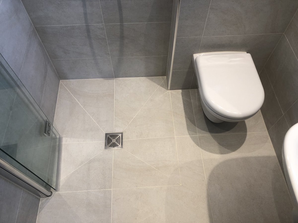 CKB_Simon's tweet photo. New modern wetroom transformation utilising @MerlynShowering bifold  screen @ImpeyShowers wetroom tray. Also wall hung @LaufenBathrooms rimless toilet with @GeberitUK frameand @VitrABathrooms semiped basin with @IdealStandardUK @MapeiUKLtd @JackonUK @steelie34 @CheshireLiveMac https://t.co/iXj4vU9NCZ