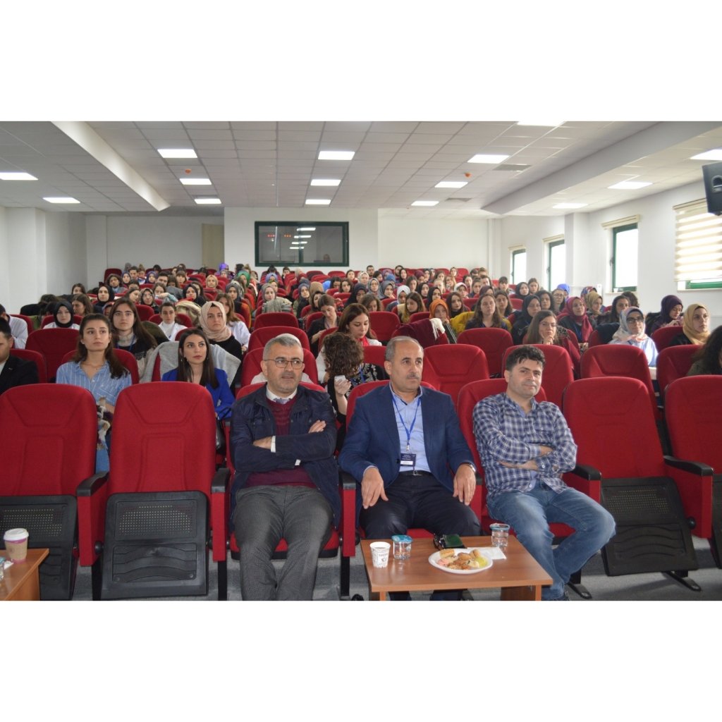 Yıldız Gıda Kariyer Günleri ve Öğrenci Kongresi i 2.günden karelerimiz.. 
Instagram:ytufood
📍 ytugidakariyer.com