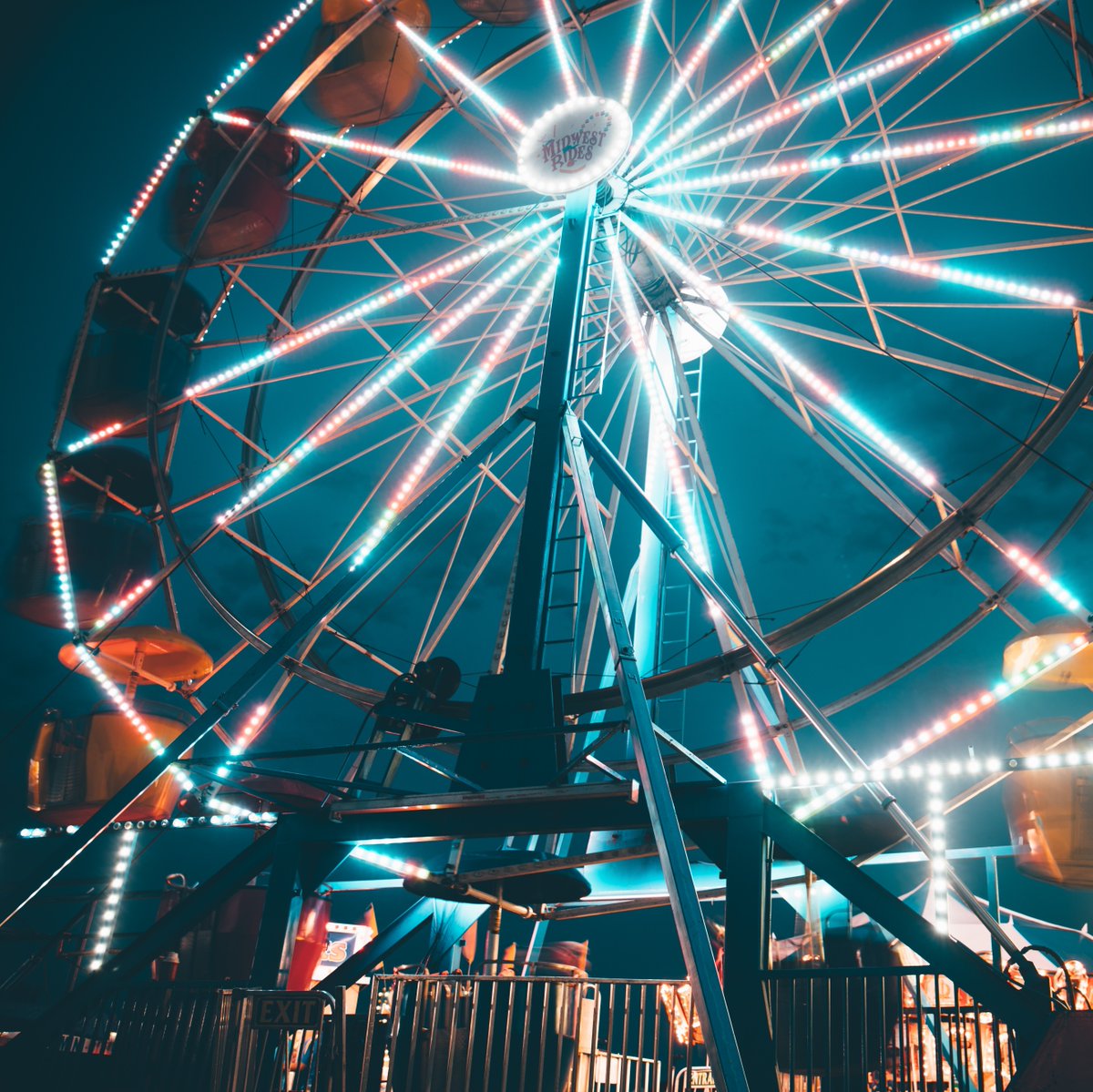 preaknessfest's tweet photo. A timeless family-favorite - the Ferris wheel! Get a look at the festival from above, new this year!

https://t.co/tzLAAgFNOW

#hotairballoons #photooftheday #maryland #preakness #balloonfestival #marylandfestivals #hotairballoonrides #preaknessfestival #familyday #family https://t.co/E4GNKQMvmj
