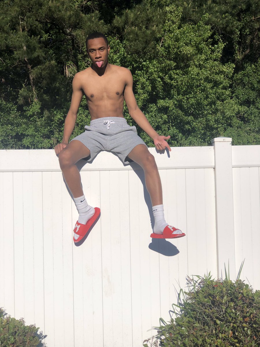 dxrren9's tweet image. where’s the beach ? #springbreak2k19