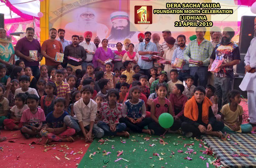 insanshobha's tweet photo. @derasachasauda Foundation Month Celebration, Ludhiana, Punjab on 21st April 2019. Books &amp; stationery items were distributed to needy children. https://t.co/CWMuXfquby