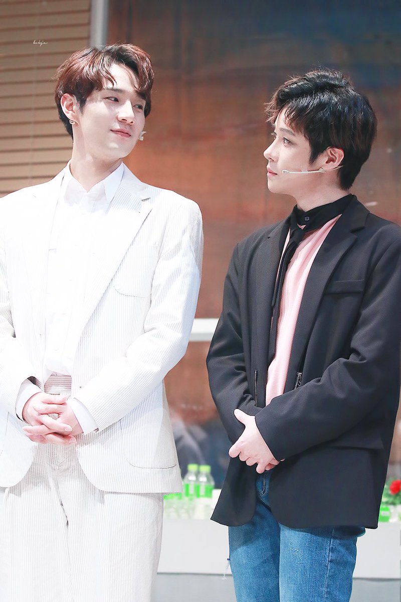 bokja_ym's tweet photo. 190421 6시퇴근 임준혁 강찬
#임준혁 #강찬 https://t.co/iIL9s55cWC