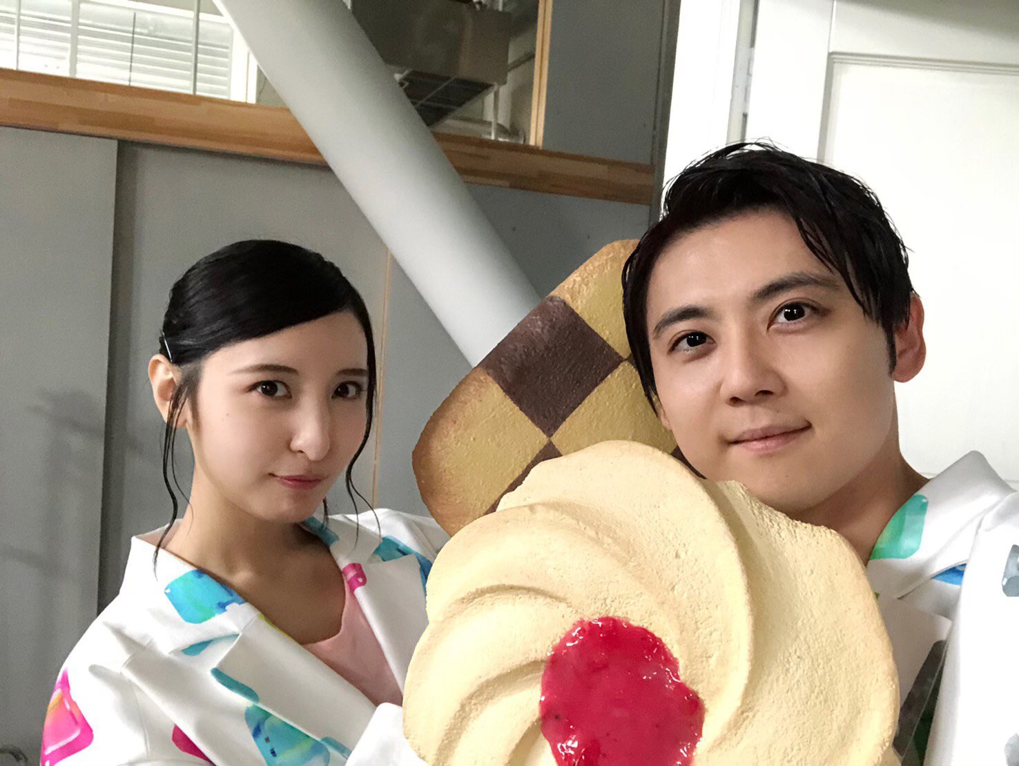 تويتر 梶裕貴 Yuki Kaji على تويتر 梶 ファッションブランド Ha Za Ma にて 19年コラボ新作のモデルを務めさせていただきました かわいくて かっこよくて 不思議な世界 沢山のオシャレに囲まれて 楽しくてステキな撮影でした 佐倉綾音ちゃんと