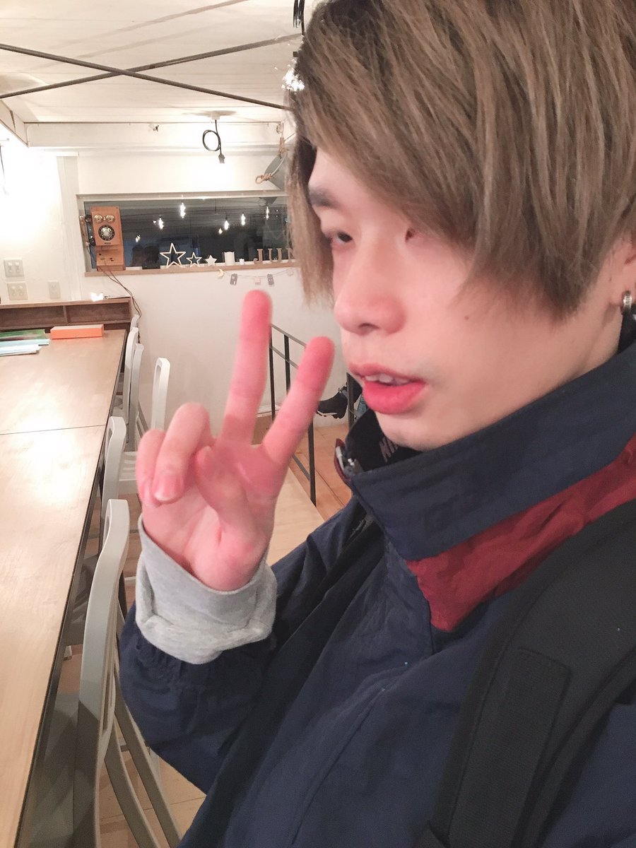 Proforte_info's tweet photo. 【お久しぶり&amp;おまたせ！】
2019.5.3 北18条駅近くのキサというところでライブします！

今回はギターのまもるとボーカルの橋詰の二人編成でのライブです！

取り置き、予約、質問、お申し出などございましたらDMでお受けしてます！ https://t.co/hrkSn3VFjt