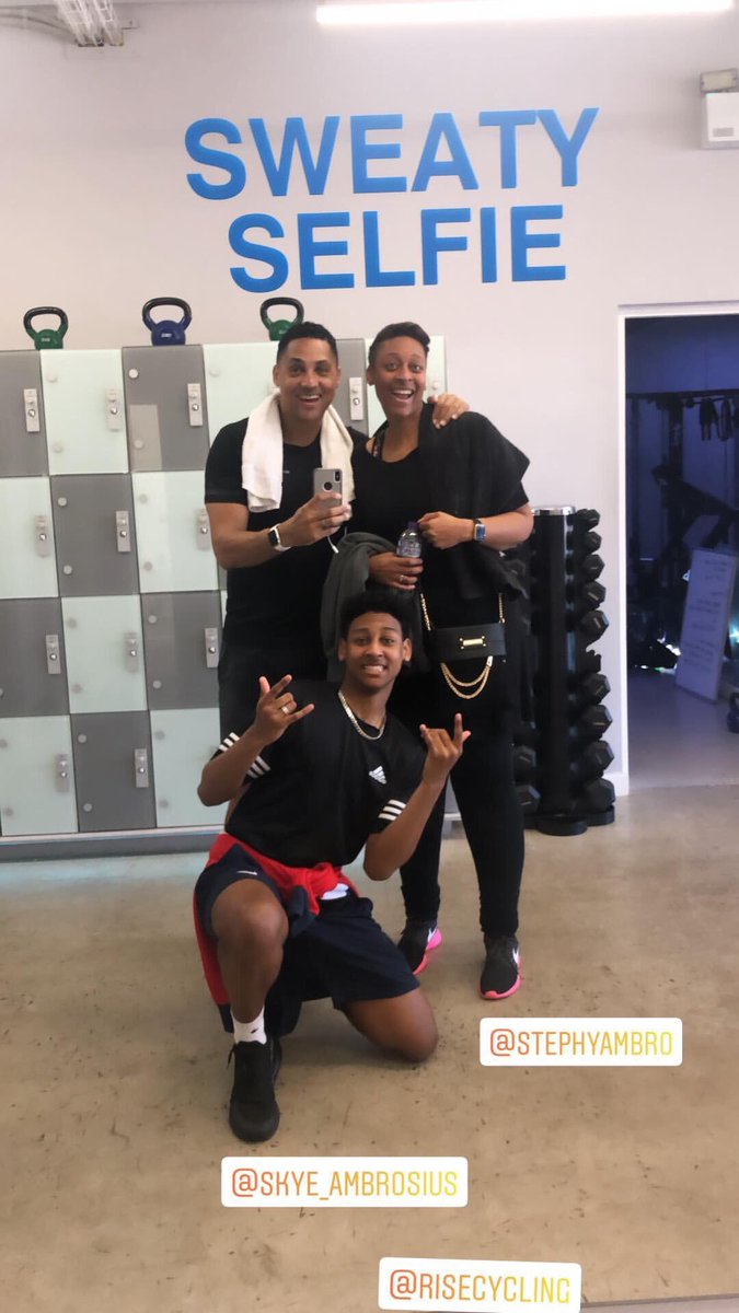 MarvinAmbrosius's tweet image. Happy Easter everyone 🐣 
This is what the holidays are all about - Family 🙏🏽 A family that works out together eats chocolate together 🍫 
#easter #happyeaster #easterworkout #family #fun #indoorcycle #familyfitness #fitin5 #liverpool #liverpoolfit #fitspo @RiseCycling