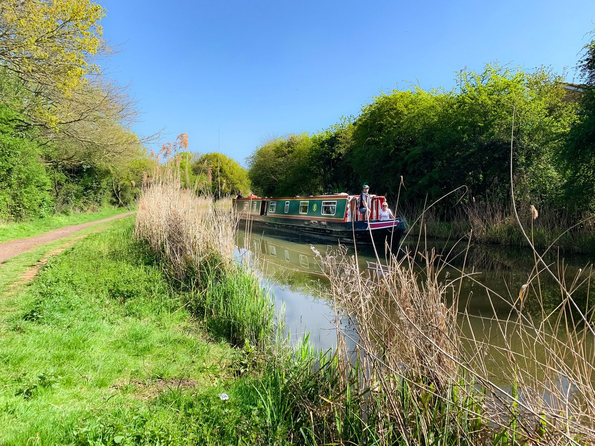 jppriest82's tweet photo. Fall out of the front door to this. Beautiful #droitwichspa #canal #englishcountryside #wychavon #worcestershire #iphonxsphotograpy https://t.co/635fc5ZpIw