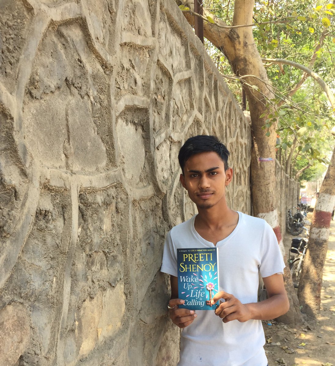 authoryash's tweet photo. Kindle giveaway contest
Post number 3
#thirdpost #wakeuplifeiscalling @preetishenoy @Srishtipub https://t.co/iu8adFVIFj