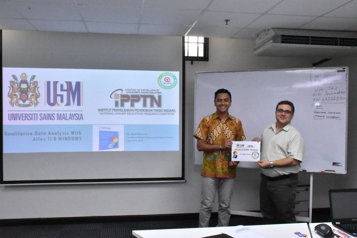 ATLASti's tweet photo. Dr. Majid Ghasemy, one of our professional senior trainers in #Malaysia, conducted a two-day qualitative data analysis# workshop with #ATLASti at #IPPTN, #USM. The winner of the raffle was Mohd Syarull Azlan Yaakub, a student of Doctor of Education program at USM. https://t.co/I3B1TNyOwg
