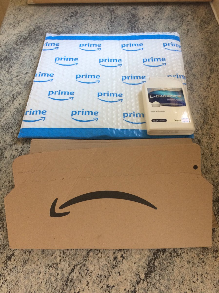 K3vans's tweet photo. Massively disappointed that Amazon are using unnecessary single use plastic for deliveries #wtfisthis #amazonprime #amazondeliveryfail #singleuseplastic #disappointment #thinkaboutit #unnecessaryplastic #banplastic #help #savetheocean #savetheplanet #biodegradable #alternatives https://t.co/XKe09mZrZw