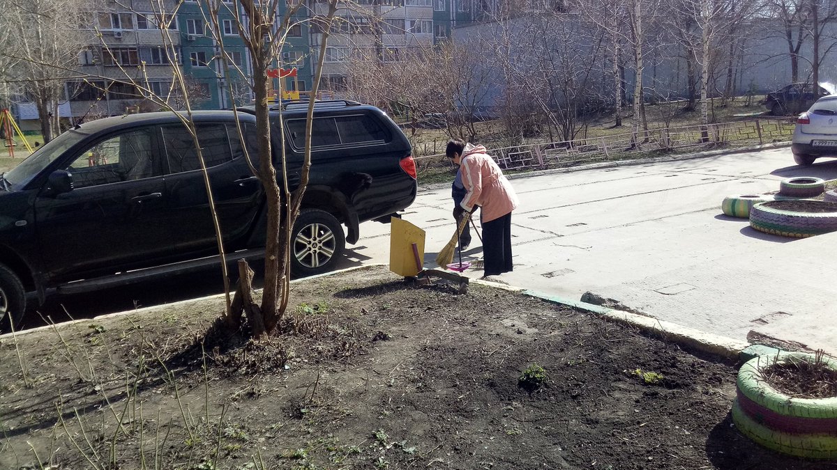 Ул. Стара-Загора, 88. Активные жители на общегородском субботнике. <a href="/promadm/">Promadm.samara</a> <a href="/Chernyshkov_VA/">Чернышков Владимир</a> #ЯЛЮБЛЮСАМАРУ  #ЧистаяСамара