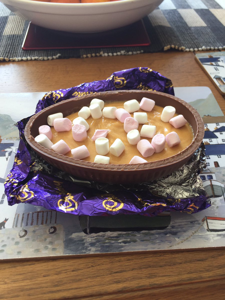 Vininaspin's tweet photo. After completing #Lent without my fave food #chocolate. I am delighted to be consuming my #butterscotch #Angledelight @CadburyUK filled Easter egg topped with marshmallows. #HappyEaster everyone and wishing you a peaceful and choccy filled day. X https://t.co/h0VeODpDHw