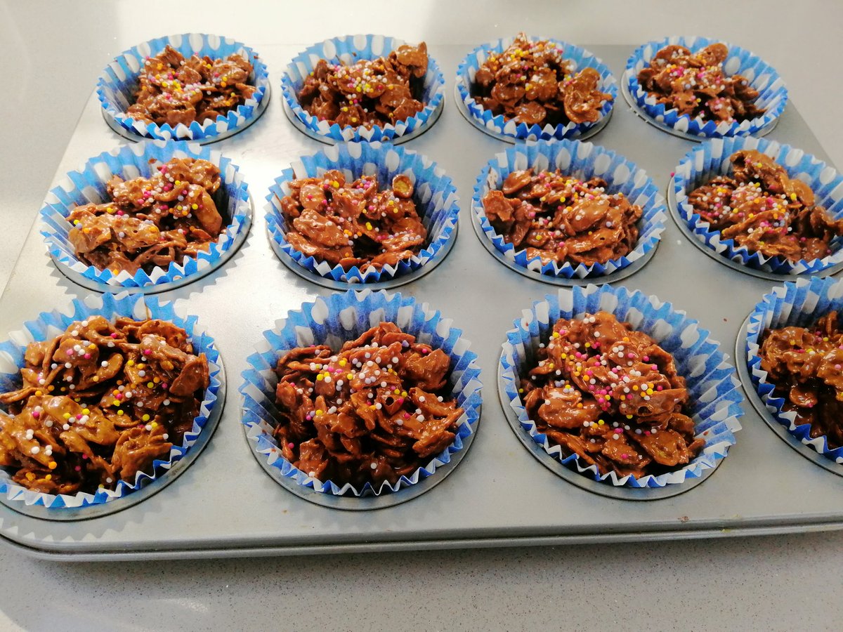 LandisKitchen's tweet photo. When Easter gives you a reason to be a big kid again...😁😋
#landiskitchenLondon #easternests #easter #chocolate #chocolatekrispies #easter2019 #england #chocoholic #delicious #dessert #sweetofferings #sweetstuff #cereal #kids #kidslovechocolate #sprinkles https://t.co/Dcmqou053f