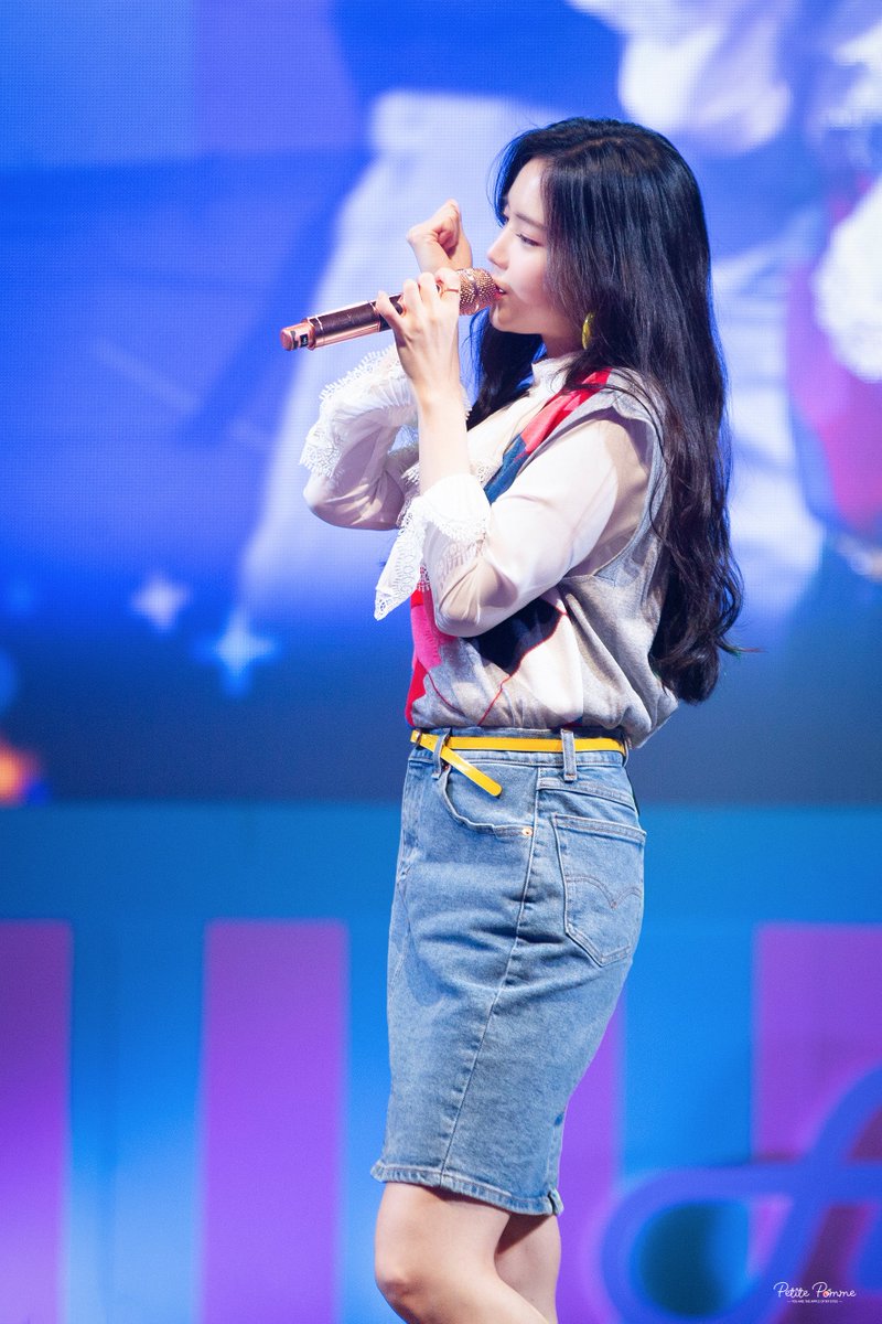 PetitePomme0210's tweet photo. 190420 에이핑크는 여덟살 팬미팅
#에이핑크 #손나은(@Apinksne) #Apink #나은 #naeun #ナウン
 
영원한것들은 없다지만
내가 너의 영원이 돼줄거야❤️

#Apink_8th_Anniversary #빛나는_여섯별_빛나는_8주년 https://t.co/fsCGrmuYdS
