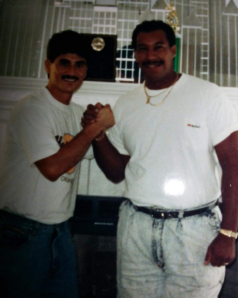 TonyRivasPR's tweet photo. Aquí estoy con Edwin Lomonaco, administrador de la discoteca images en Orlando, Florida. El único lugar donde se presentaba #TonyRivas fuera de Puerto Rico. #Recuerdos de 1993 https://t.co/NCPIIXnEfT