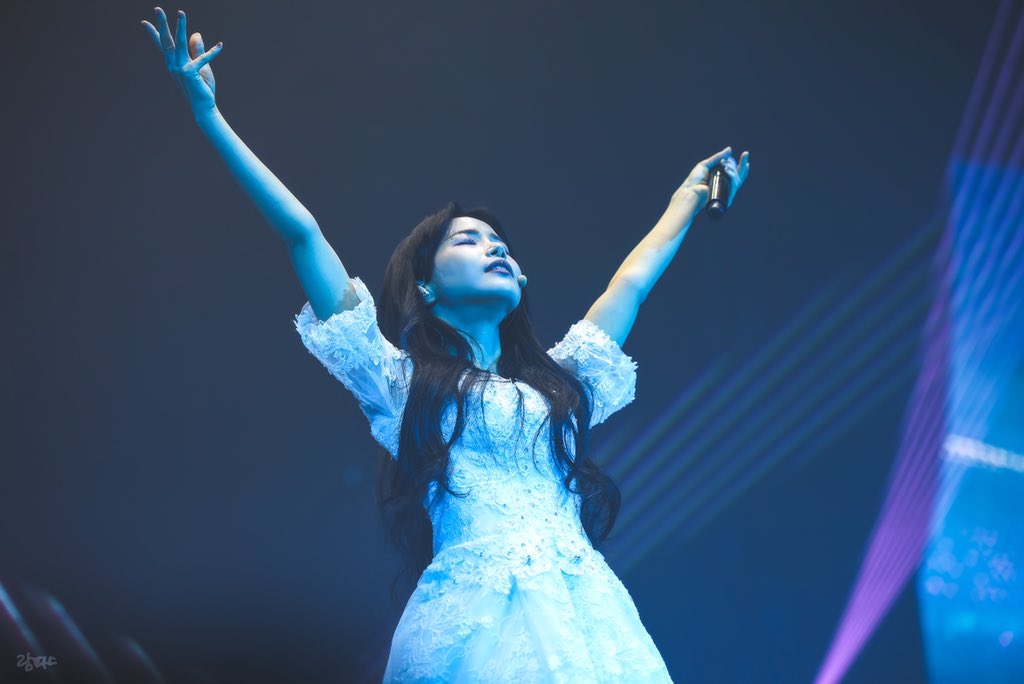 190419-21 4 SEASON F/W CONCERT
.
고마워 나의 계절들 내가 더 꼭 붙잡을게
.
.
#마마무 #MAMAMOO
💫 bit.ly/fwMB01
🍃 bit.ly/fwWI01
🌹 bit.ly/fwQUEEN01
☀️ bit.ly/fwSOLAR01