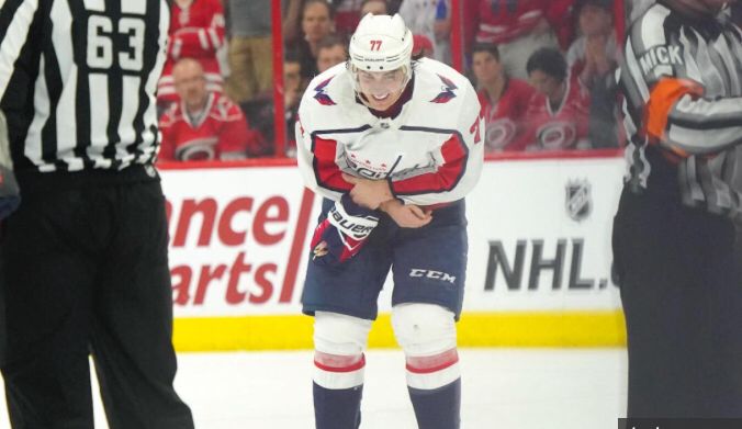 PigeonPucks's tweet photo. #WashingtonCapitals #Forward #TJOshie is expected to miss the remainder of the #StanleyCupPlayoffs2019 due to a broken collarbone.
Huge blow to the #Caps as they are looking to repeat.
#NHL #hockey #HockeyNews #HockeyLife #HockeyPoscast #injury #AllCaps #CapsPlayoffs https://t.co/Xr8ByWAQWJ