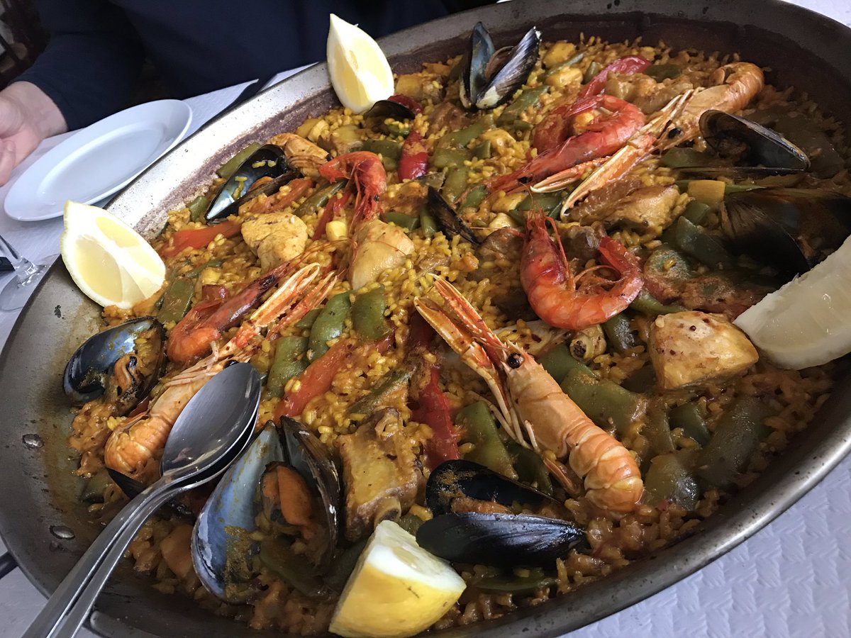 Beth__Riley's tweet photo. Easter meal Spanish style 🇪🇸 https://t.co/FBAciWjwrR