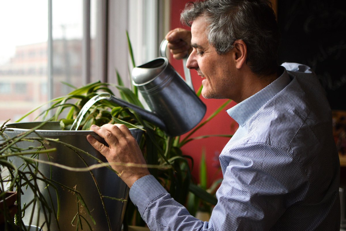 impakAnalytics's tweet photo. La motivation de Paul Allard à venir au travail tous les matins?
La conviction que je mets mon talent et ma passion à faire ma part pour apporter une parcelle de solution afin de faire face aux grands défis de notre humanité.
#impakFinance #ImpactInvesting #Finance4Good #team https://t.co/ciL590QJ5k
